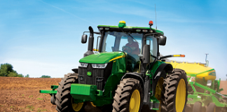 Nyolcvan új traktort szerez be a Magyar Közút