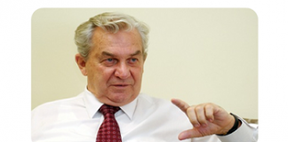 Chikán Attila nemzetközi kitüntetést kapott