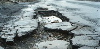 Kátyúba hajtott? – Mit tegyünk, hogyan előzzük meg, és hogyan érvényesítsük kárigényünket?